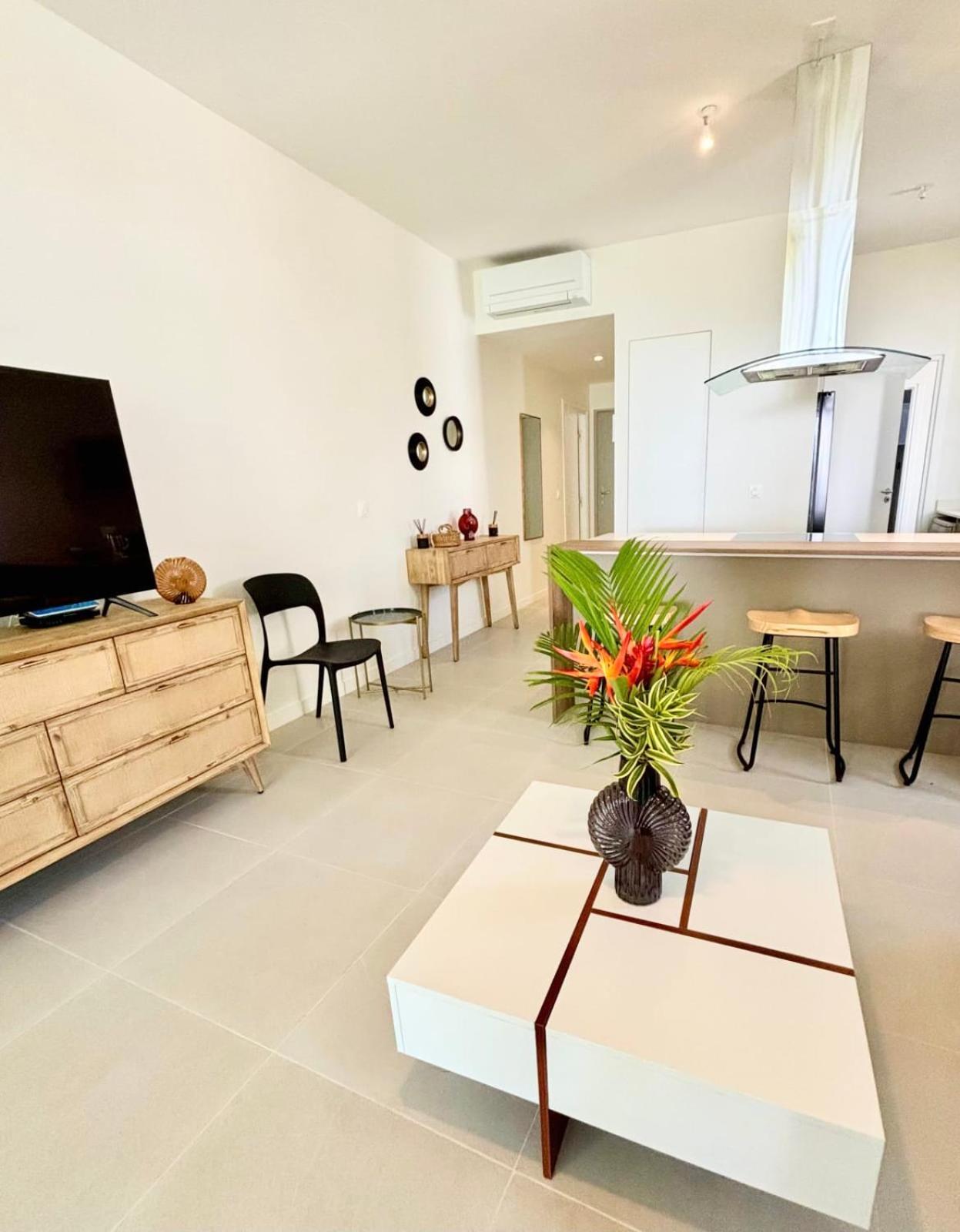 Gaia Lodge Seaside Paea Экстерьер фото